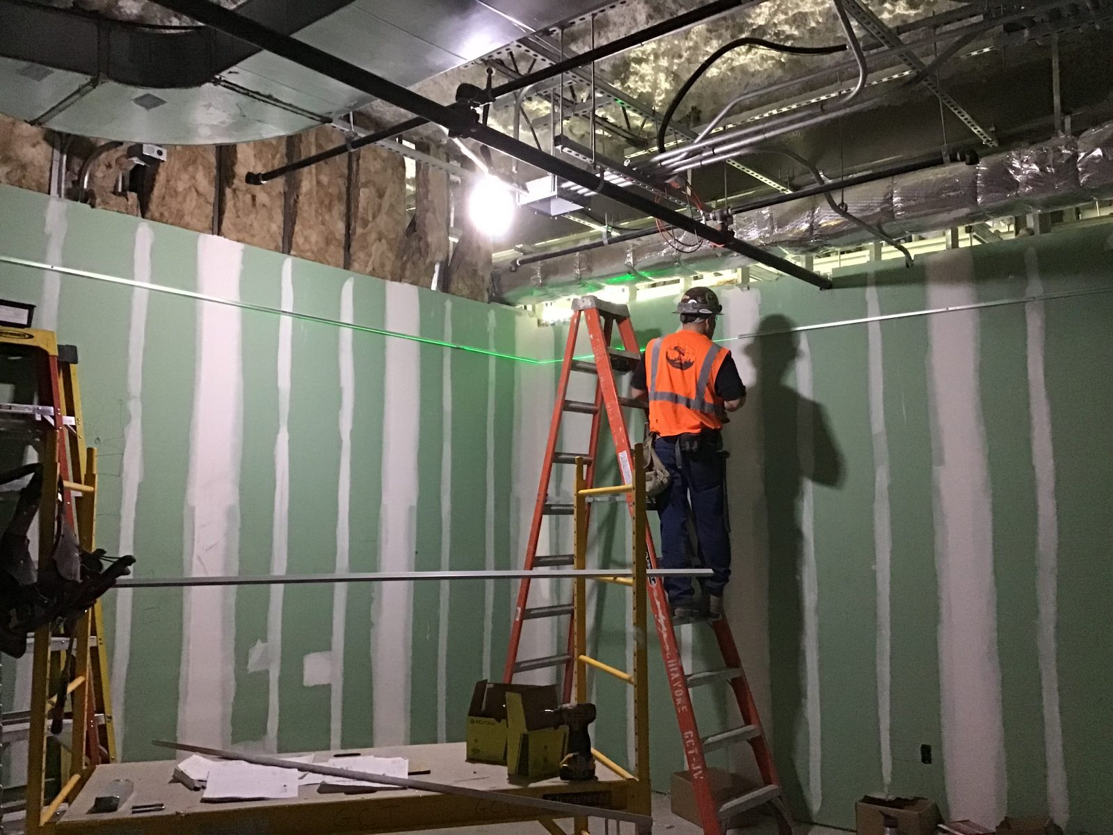 Types of False Ceilings for UAE Commercial Buildings: A Complete Guide